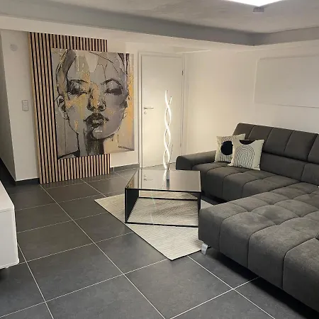 Stilvolles Designappartment Mit Terasse & Garten Im Idylischem *
