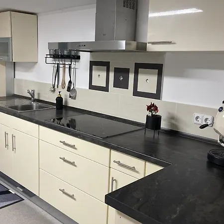 Appartement Stilvolles Designappartment Mit Terasse & Garten Im Idylischem *