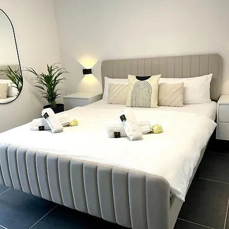 Stilvolles Designappartment Mit Terasse & Garten Im Idylischem Bindlach
