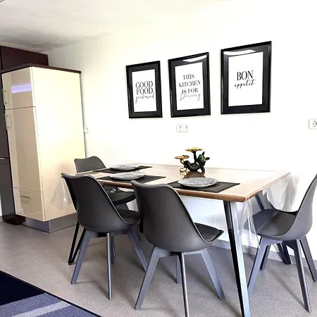 Lägenhet Stilvolles Designappartment Mit Terasse & Garten Im Idylischem