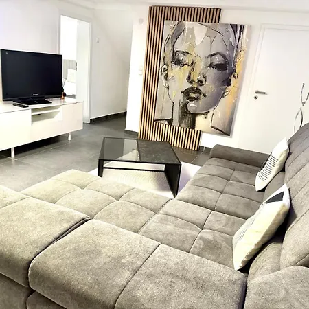 Lägenhet Stilvolles Designappartment Mit Terasse & Garten Im Idylischem *