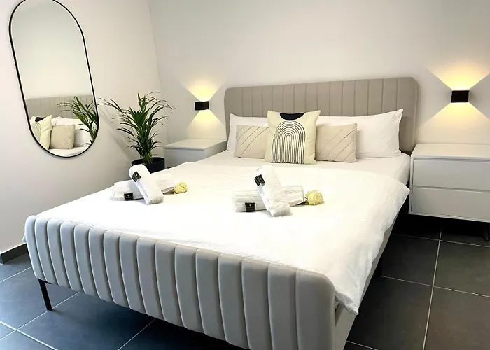 Stilvolles Designappartment Mit Terasse & Garten Im Idylischem Bindlach