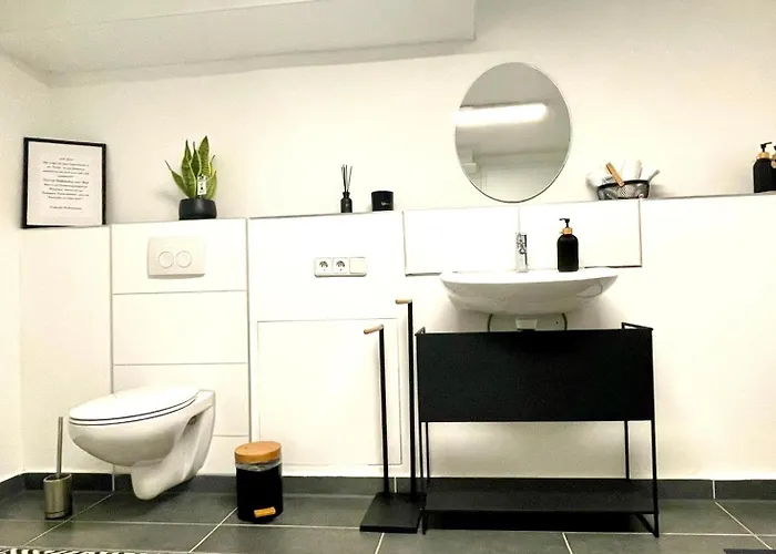 Appartement Stilvolles Designappartment Mit Terasse & Garten Im Idylischem
