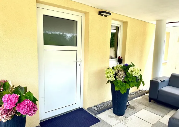 Appartement Stilvolles Designappartment Mit Terasse & Garten Im Idylischem Bindlach